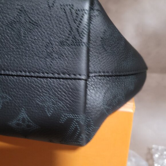 Louis Vuitton Why Knot MM Noir - Picture 16 of 16